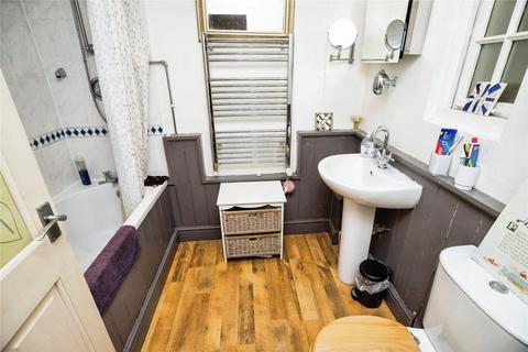 5 Hand Terrace, Chirk, Wrexham, LL14 5EU