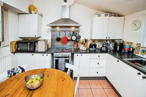 5 Hand Terrace, Chirk, Wrexham, LL14 5EU