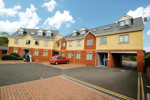 2 bedroom flat to rent, Wingrove Court Weyhill Road, Hampshire SP10