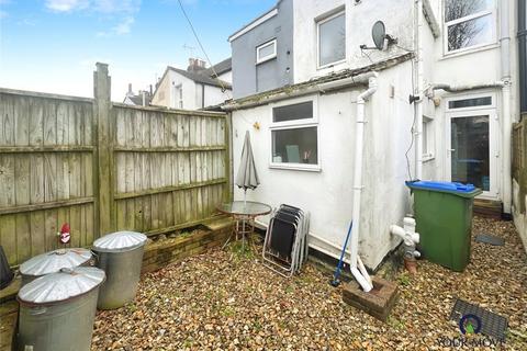 3 bedroom terraced house to rent, Henry Street, West Sussex PO21