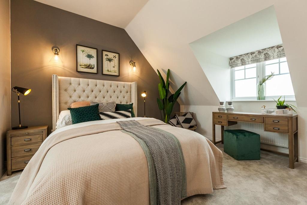 Top floor main bedroom for a double or king...