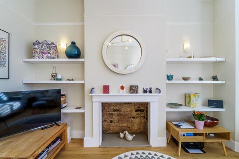 4 bedroom house to rent, Cunnington Street, W4