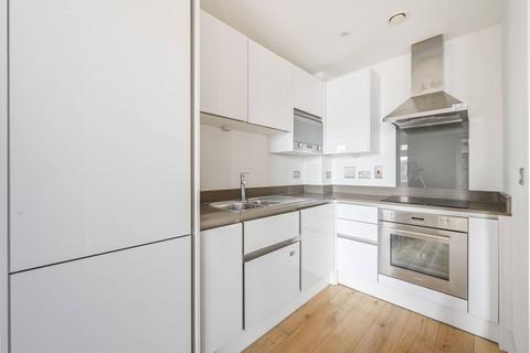 Studio to rent, Thanet Tower E16, Canning Town, London, E16