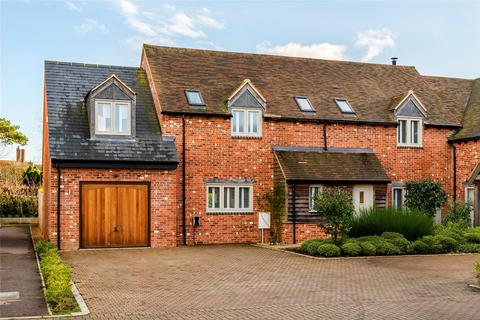 4 bedroom barn conversion for sale, Hinton Close, East Claydon, Buckingham, Buckinghamshire, MK18