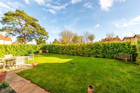 4 bedroom barn conversion for sale, Hinton Close, East Claydon, Buckingham, Buckinghamshire, MK18