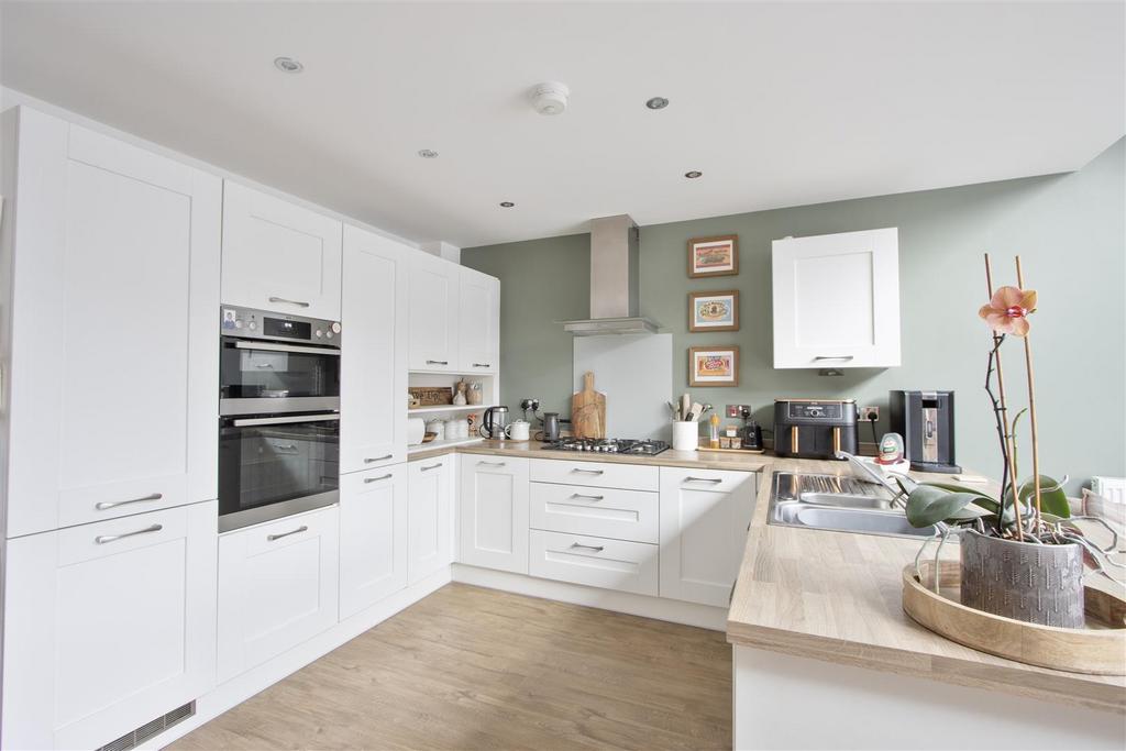 Open Plan Kitchen/Family Room