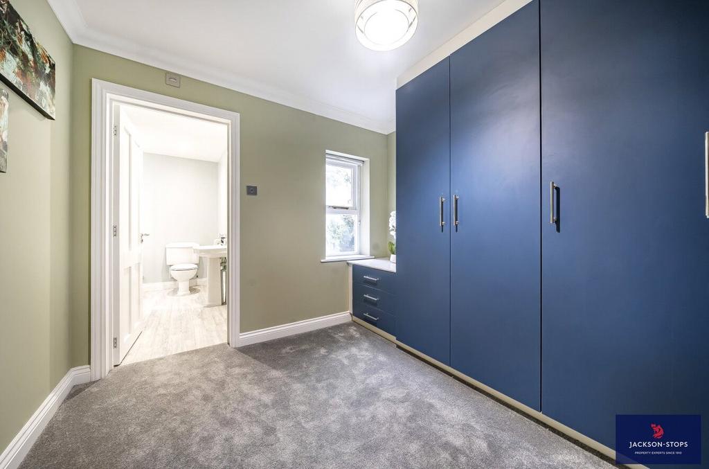 Bedroom 2 Dressing