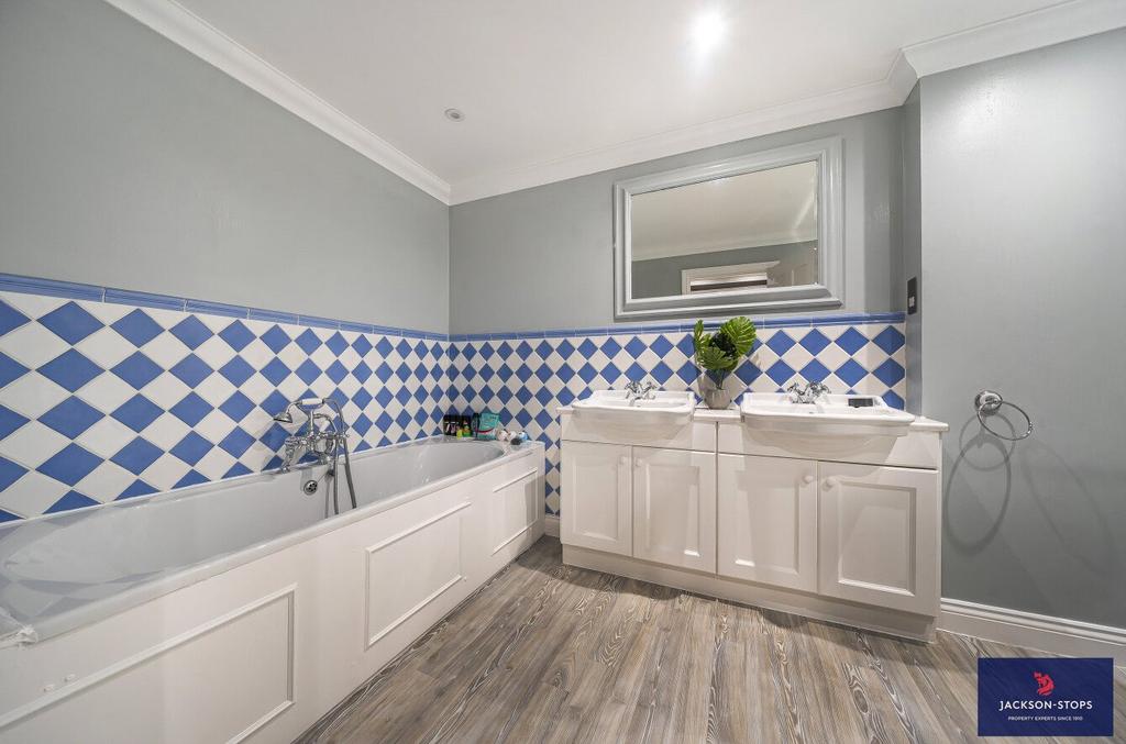 Ensuite