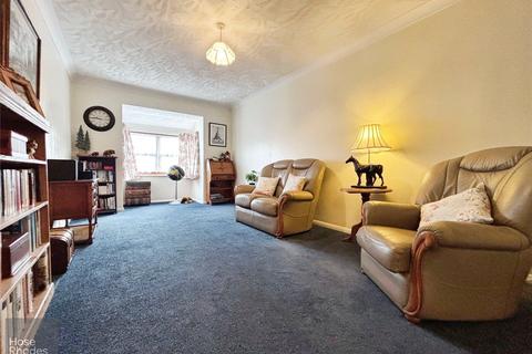 2 bedroom apartment for sale, Medina Avenue, Newport, Isle of Wight