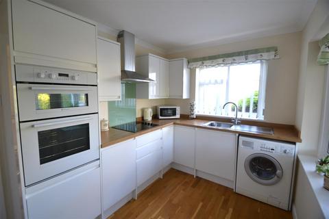 2 bedroom semi-detached bungalow for sale, Nightingale Close, Eastbourne