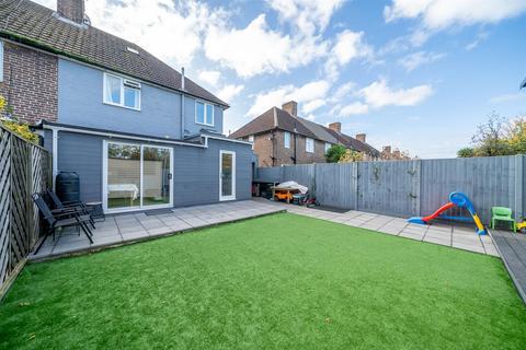 3 bedroom end of terrace house for sale, Farmfield Road, Bromley