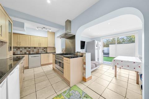 3 bedroom end of terrace house for sale, Farmfield Road, Bromley