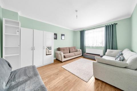 3 bedroom end of terrace house for sale, Farmfield Road, Bromley