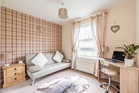 2 bedroom ground floor flat for sale, Stenhouse Gardens, Edinburgh EH11