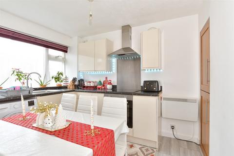 2 bedroom ground floor maisonette for sale, Carlton Avenue, Greenhithe, Kent