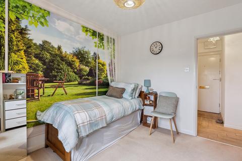 3 bedroom apartment for sale, Sampson Court, Linden Way, Shepperton, Surrey