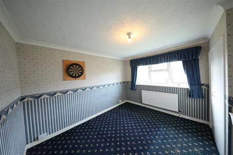 1 bedroom flat for sale, Swanage Walk, Hull