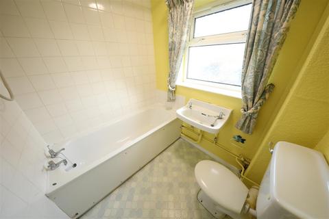 1 bedroom flat for sale, Swanage Walk, Hull