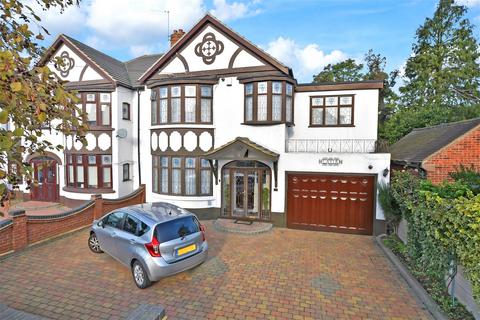 4 bedroom semi-detached house for sale, Longwood Gardens, Ilford, Essex