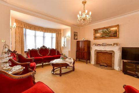 4 bedroom semi-detached house for sale, Longwood Gardens, Ilford, Essex