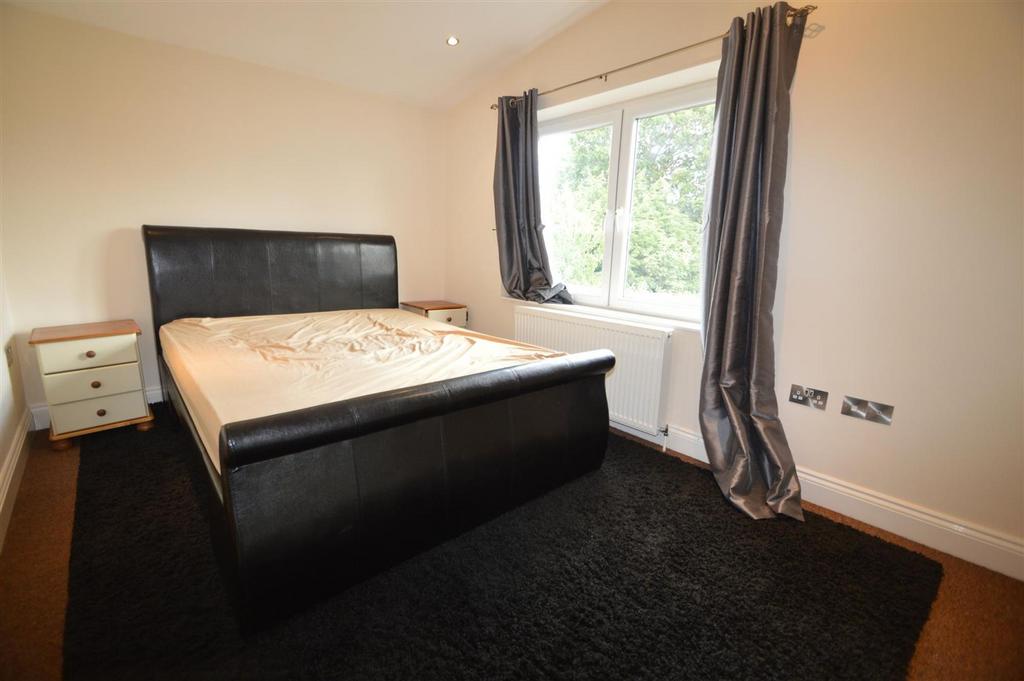 Glebelands Court E18