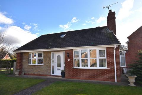 3 bedroom detached bungalow for sale, Willow Drive, Hook, Goole