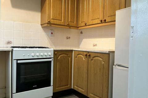 2 bedroom townhouse to rent, Sedgefield Drive, Syston, LE7 1YU