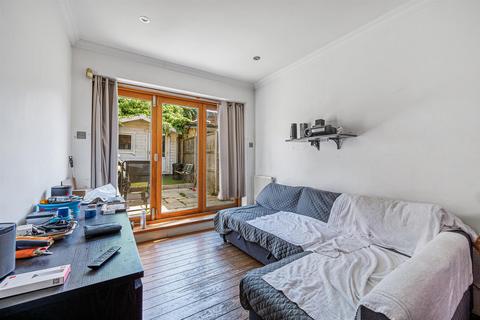 3 bedroom flat for sale, St. Marys Road, London