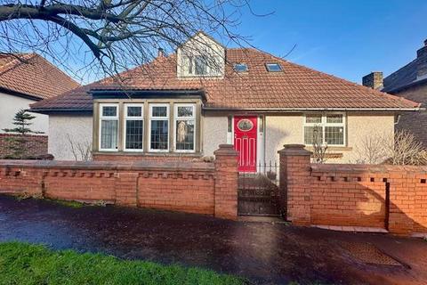 5 bedroom detached house for sale, The Gardens, Heath Road, Halifax