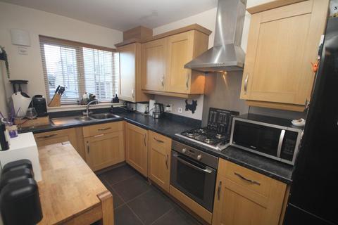 4 bedroom townhouse for sale, Far Highfield Close, Idle, Bradford