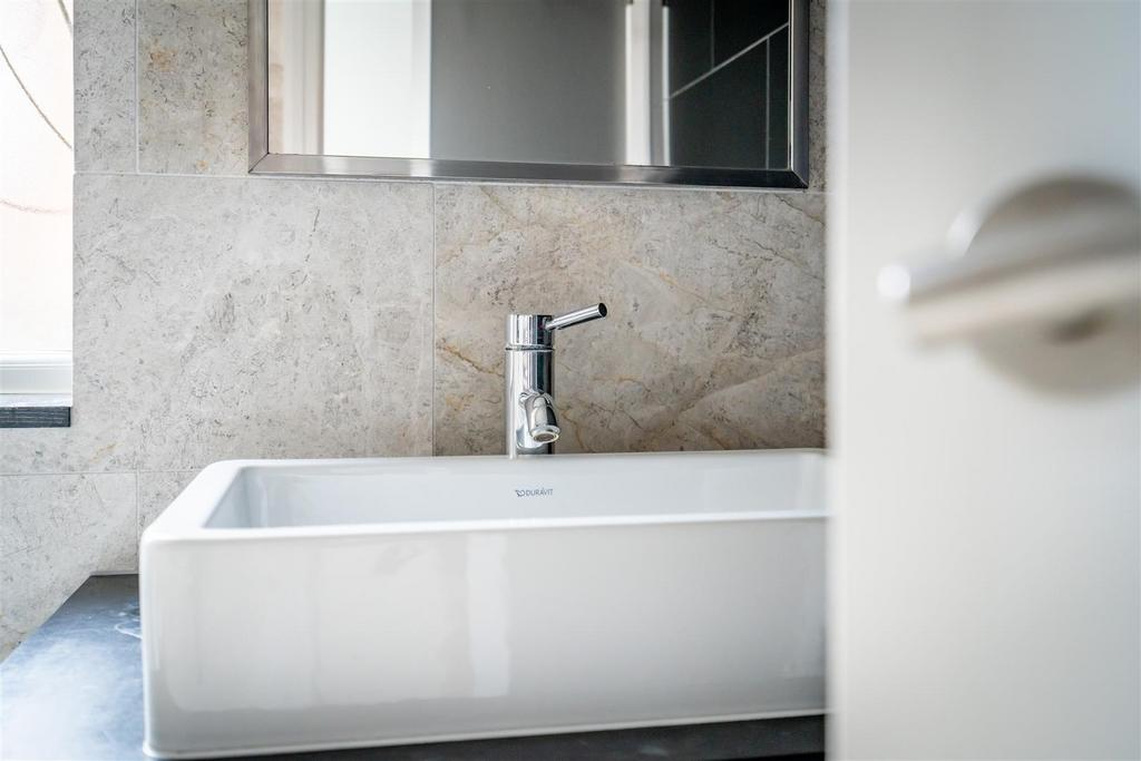 Flat 2 2new lane holgate-9.jpg