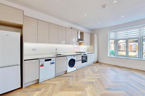 2 bedroom flat to rent, South Ealing Road, London, W5
