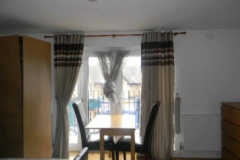 Studio to rent, leabridge Road, Leyton E10