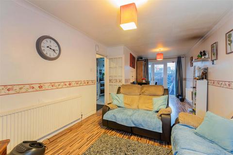 3 bedroom terraced house for sale, Robinhood Close, Slough