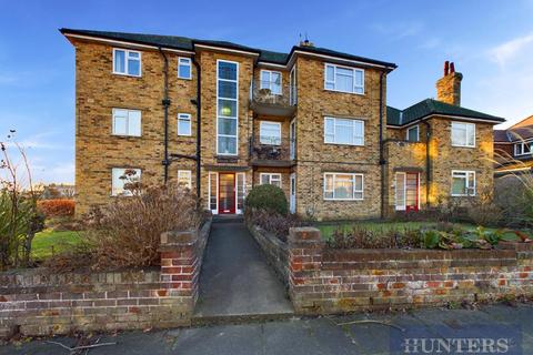 https://www.hunters.com/properties-for-sale/2-bedrooms-flat-in-givendale-road-scarborough-yo12/33598375/