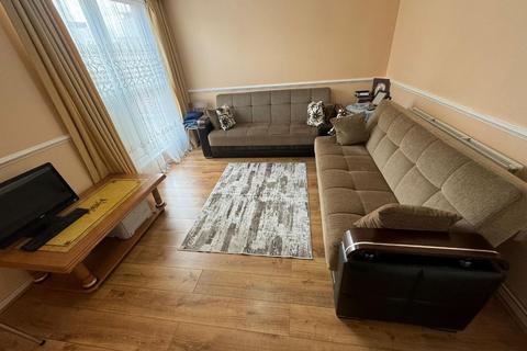 1 bedroom flat for sale, 1 Bedroom Flat For Sale Langham Road