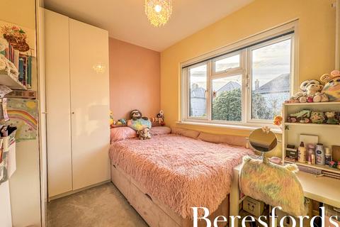 26 Harold View, Romford, RM3 0LX