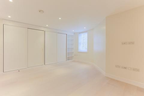 1 bedroom flat to rent, Gerrard Street W1D