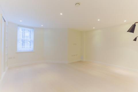 1 bedroom flat to rent, Gerrard Street W1D