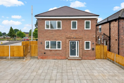 4 bedroom detached house for sale, Botwell Crescent, Hayes, Greater London, UB3