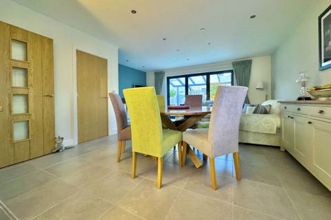 11 Beckford Drive, Lansdown, Bath, BA1 9AU