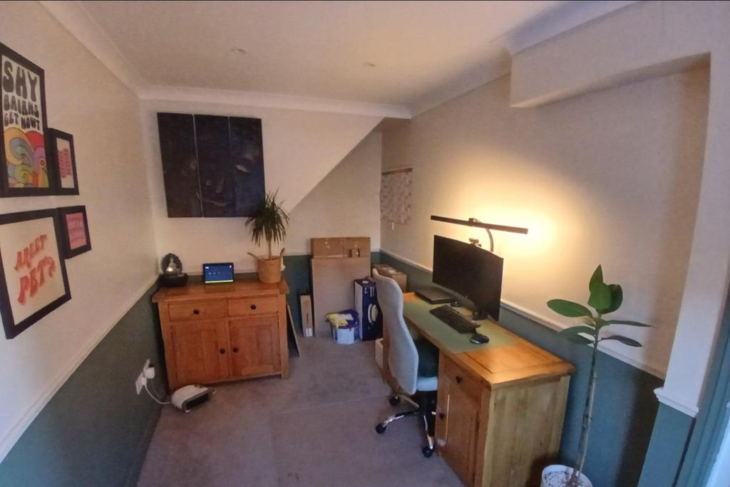 Additional reception room
