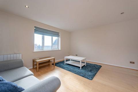 2 bedroom flat to rent, Coopers Court, Acton, London, W3