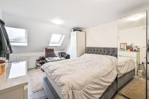 3 bedroom terraced house for sale, Fryent Grove, Kingsbury, London, NW9