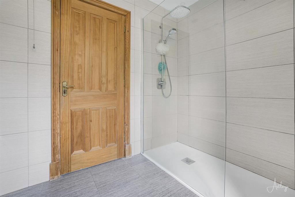 Bathroom/w.c.