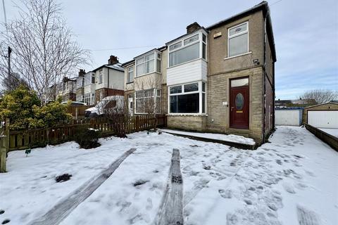 3 bedroom semi-detached house to rent, Mayfield Avenue, Huddersfield