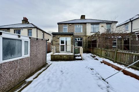 3 bedroom semi-detached house to rent, Mayfield Avenue, Huddersfield