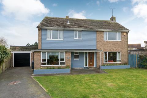 4 bedroom detached house for sale, Ashurst Avenue, Whitstable