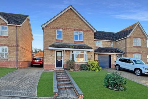 4 bedroom detached house for sale, Highfields, Halstead, CO9