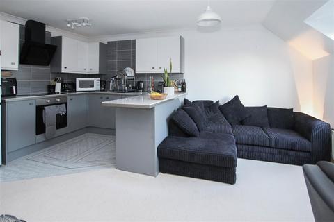 2 bedroom apartment for sale, Cygnet Court, Swan Lane, Kelvedon Hatch